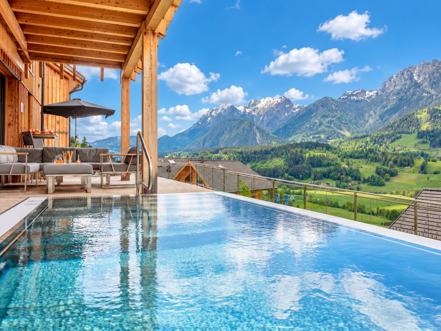 Bergresort Hauser Kaibling mit modernen Chalets, Bergblick und privatem Wellnessbereich