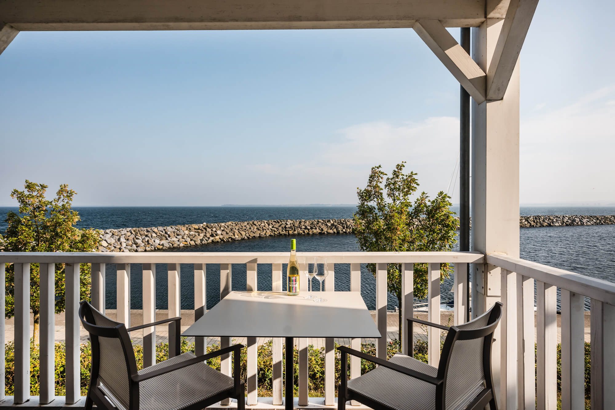 BEECH Resort Boltenhagen mit familienfreundlichen Apartments, Balkon und Blick Richtung Ostsee