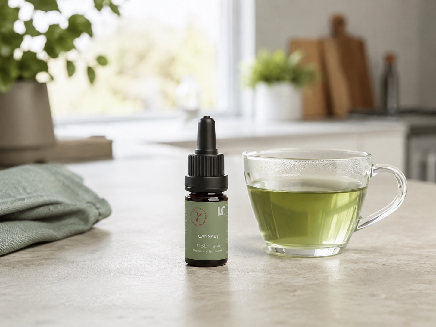 CANNABY CBD Öl 5 Prozent Vollspektrum mit Pipette und Verpackung